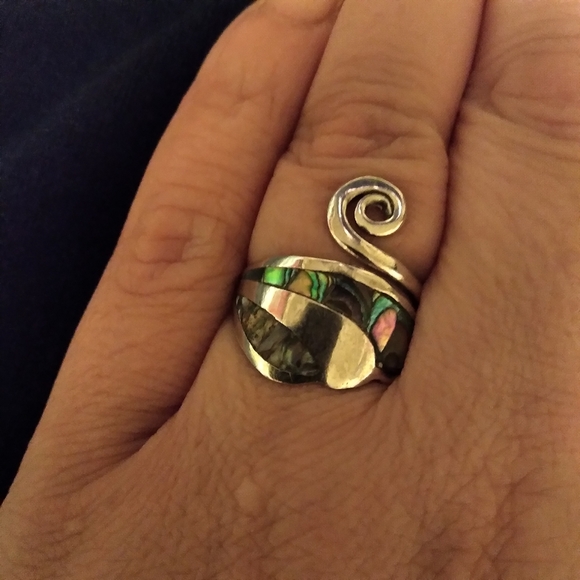 Taxco Jewelry - Vintage Taxco sterling and abalone ring